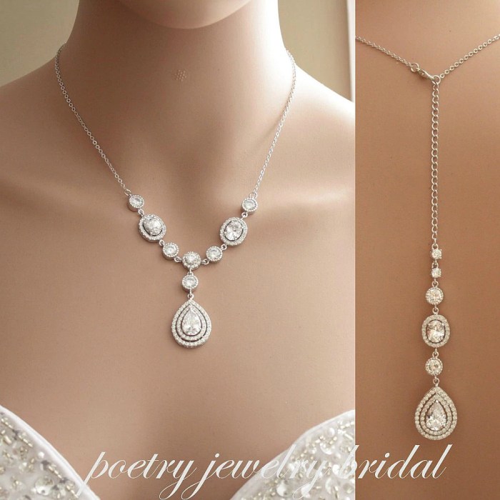 Back necklace for wedding dress